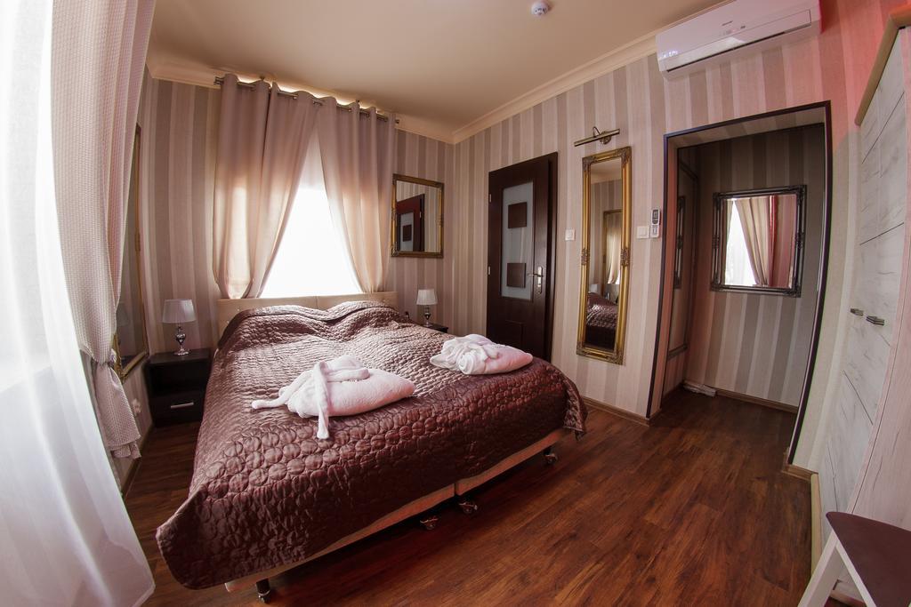 Palac Saturna Czeladź Cameră foto