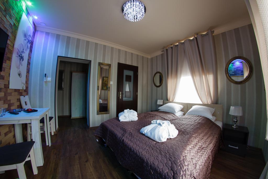 Palac Saturna Czeladź Cameră foto